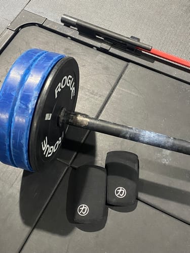 Customer photo review of Strength Shop 7mm Inferno Neoprene Elbow Sleeves - Black (Pair)