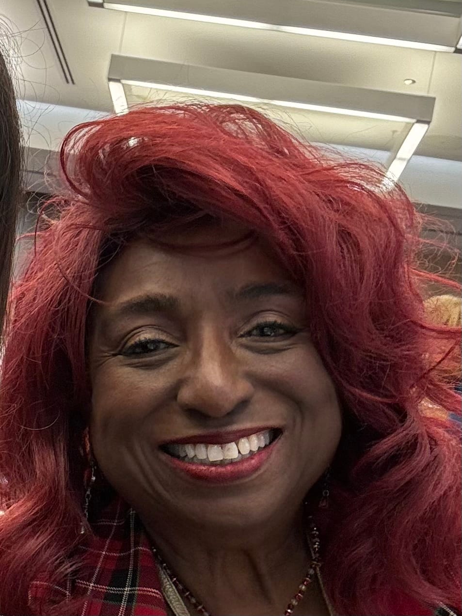 Customer photo review of Outre Wigpop Synthetic Hair Wig DESSY