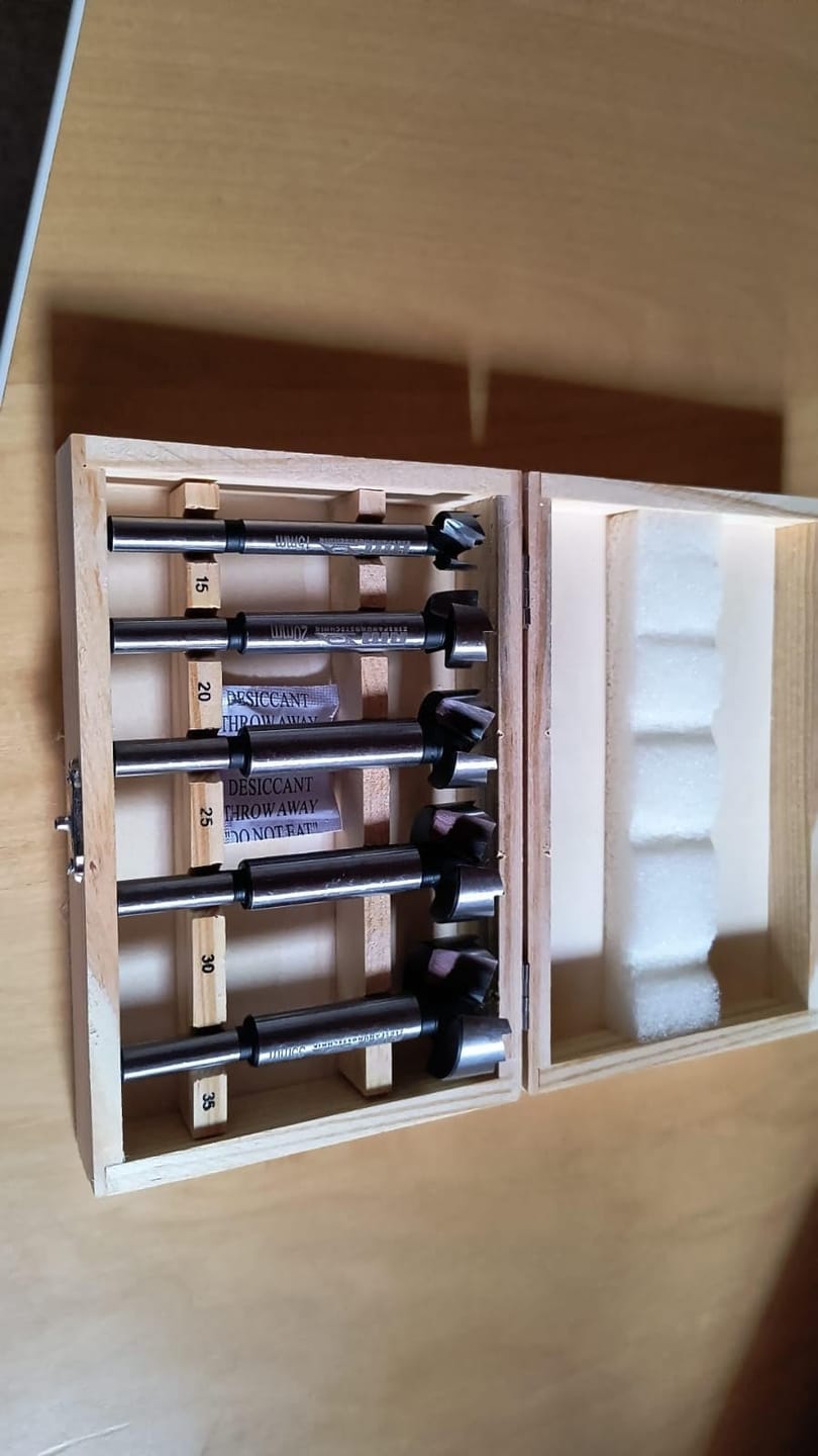 Customer photo review of Forstnerbohrer Set Holzbohrer Satz Astlochbohrer Scharnierlochbohrer Ø 15-35 mm