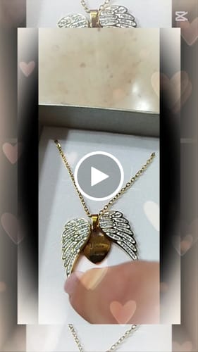 Customer video review of Collana Angelo Mio Con Incisione Personalizzata