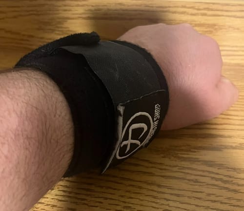 Customer photo review of Heavy Black Wrist Wraps - IPF Approved – 60cm/90cm