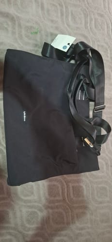 Reseña con foto de un cliente sobre Cartera De Hombro Notebook Nylon Icónica