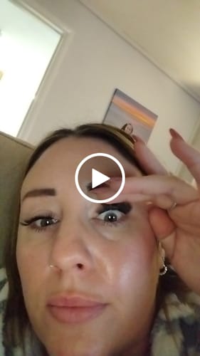 Customer video review of DIY Self-adhesive Cluster Lash Bundles