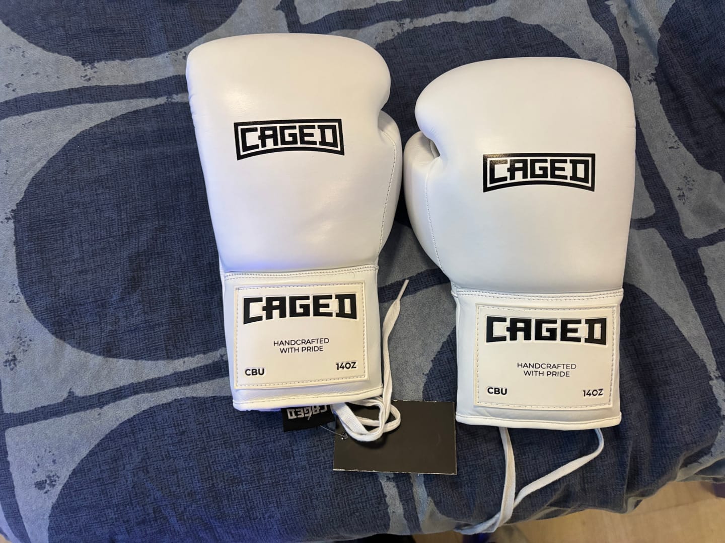 Customer photo review of Caged Bokshandschoenen 'X Series' Veters - Wit/Zwart