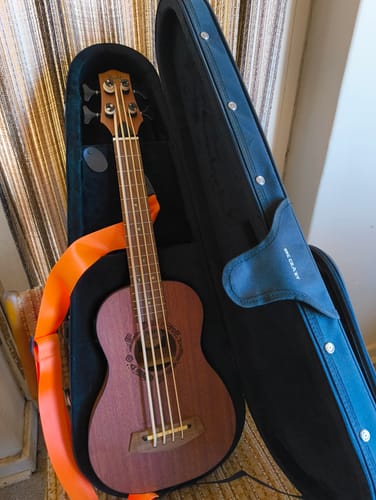 Customer photo review of UC-B Polyfoam Hardcase Baritone Ukulele Size Kala Uke Crazy Now Fits UBASS