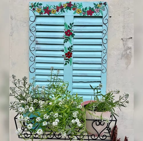 Customer photo review of UnitedCrafts Aster Railings Stand For Display of Multiple Plants Balcony Decoration
