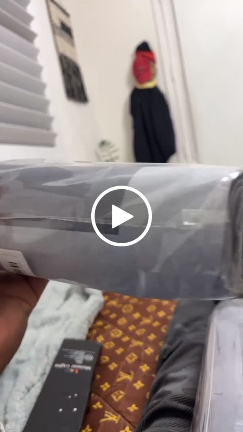 Customer video review of Tapete para Cozinha Antiderrapante Absorvente Premium