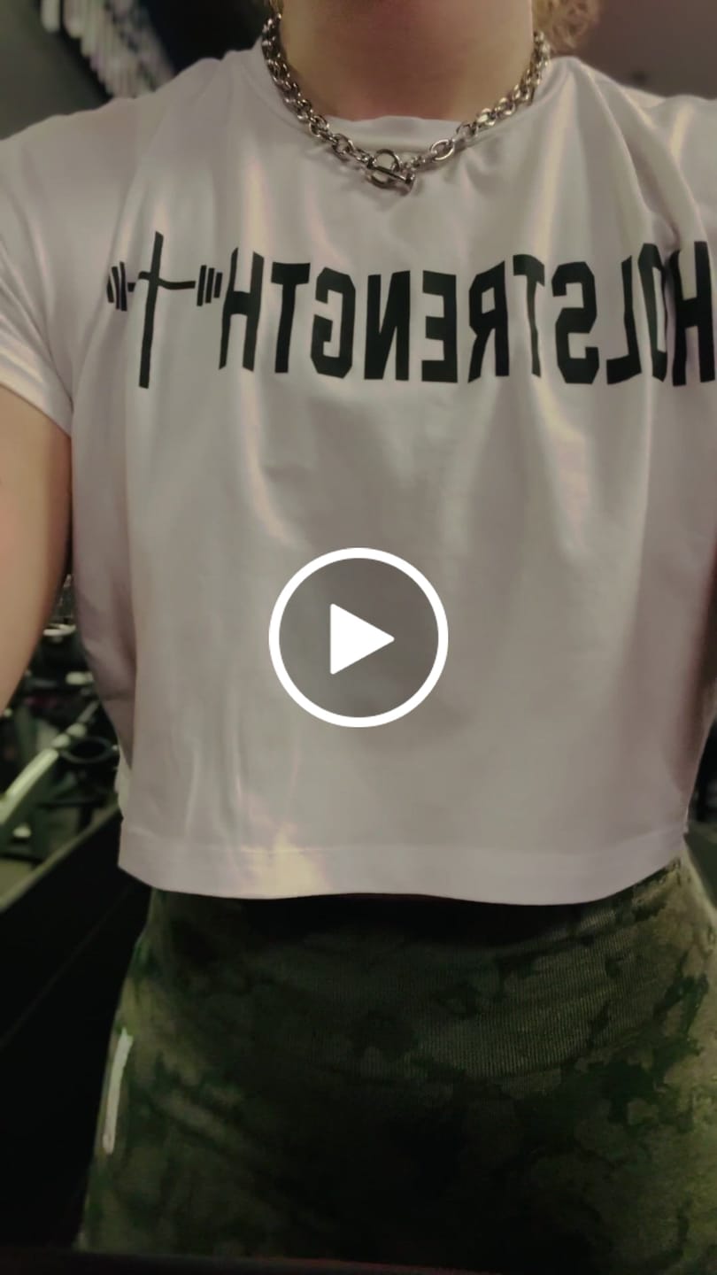 Customer video review of Essential Crop Tee