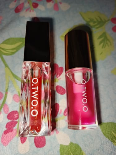 Customer photo review of O.TWO.O CLEAR CRYSTAL BERRY LIP GLOSS