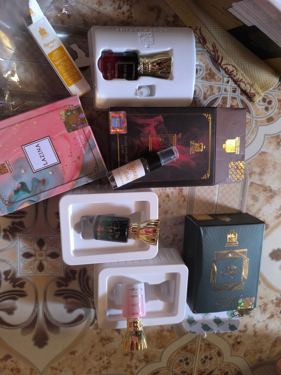 Customer photo review of 3 Pcs Attar Set Lazina, Safira And The Story Attar Perfume 5.5ML Each
