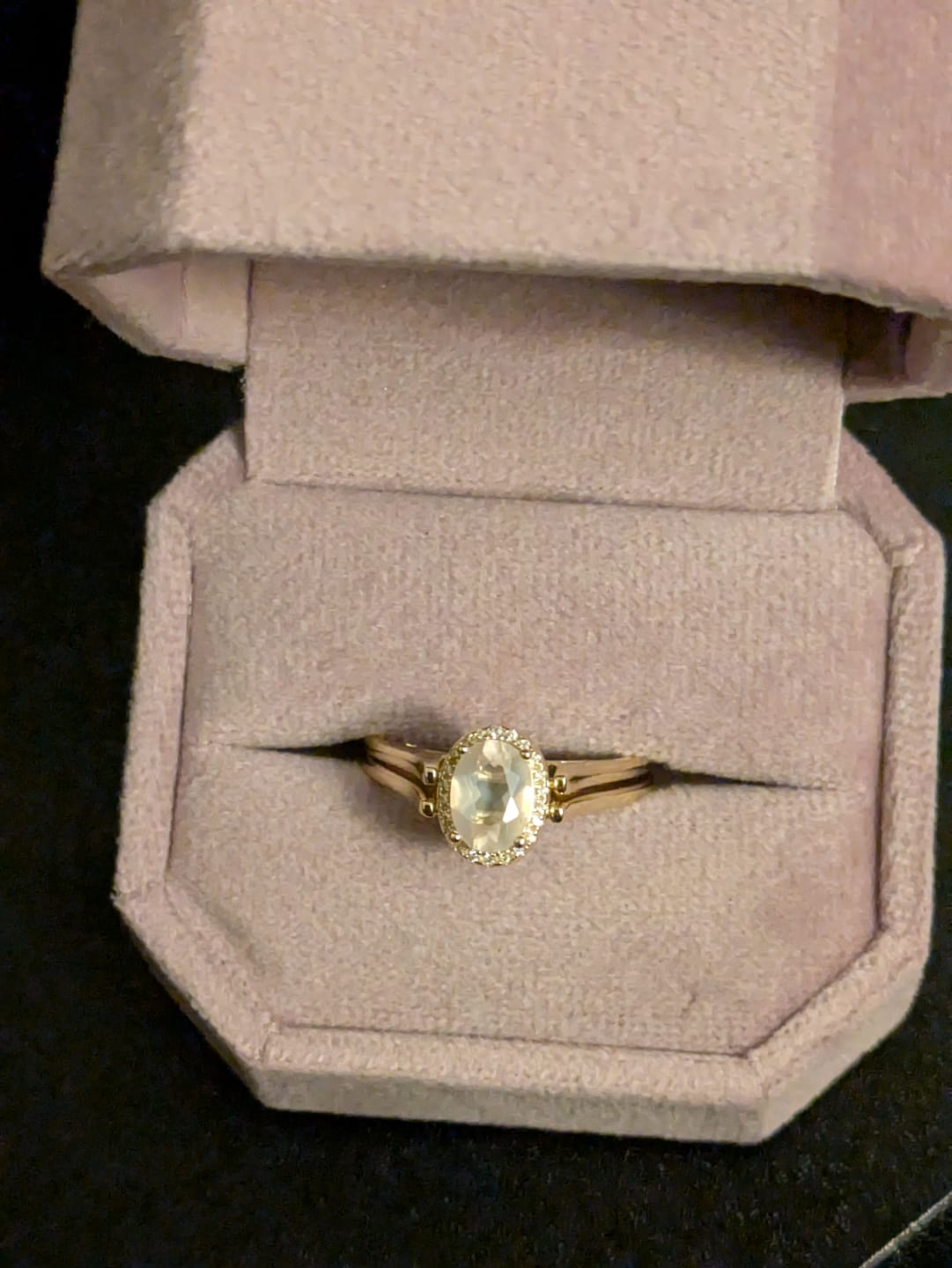 Customer photo review of Unconditional love ring (reversible gemstone)