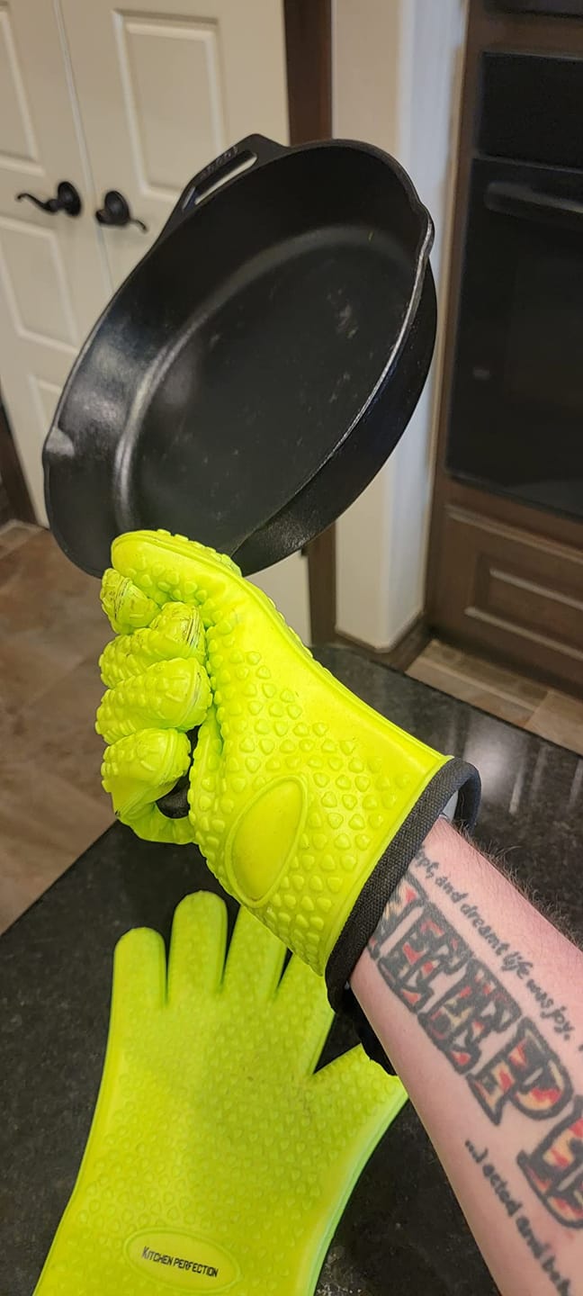Customer photo review of Smoker Oven Gloves