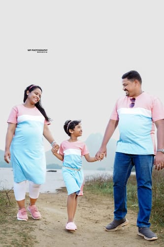 Customer photo review of Pastel Pink-White-Pastel Blue Color Block Family Matching Combo Set