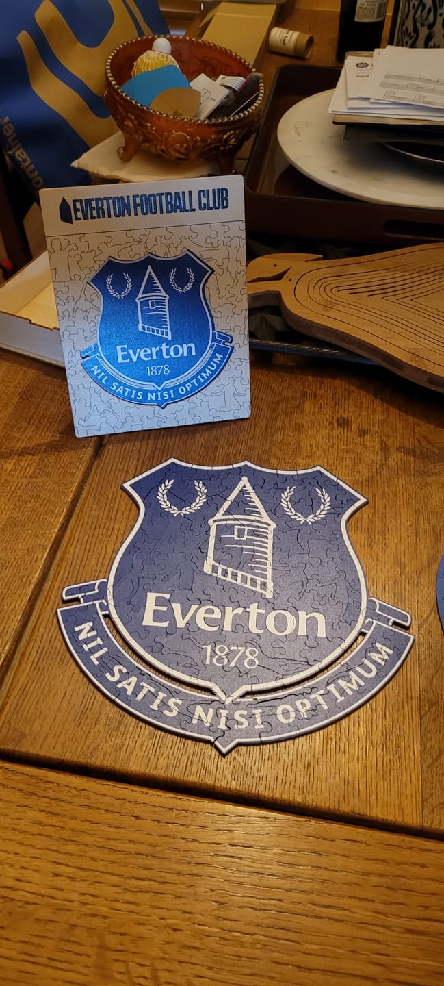 Customer photo review of Everton FC® Logo - Wooden Puzzle