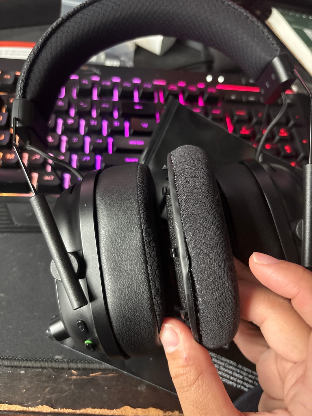 Customer photo review of Razer Blackshark V2 Pro Earpads - WC FreeZe Cooling Gel (PRE 2023 model)