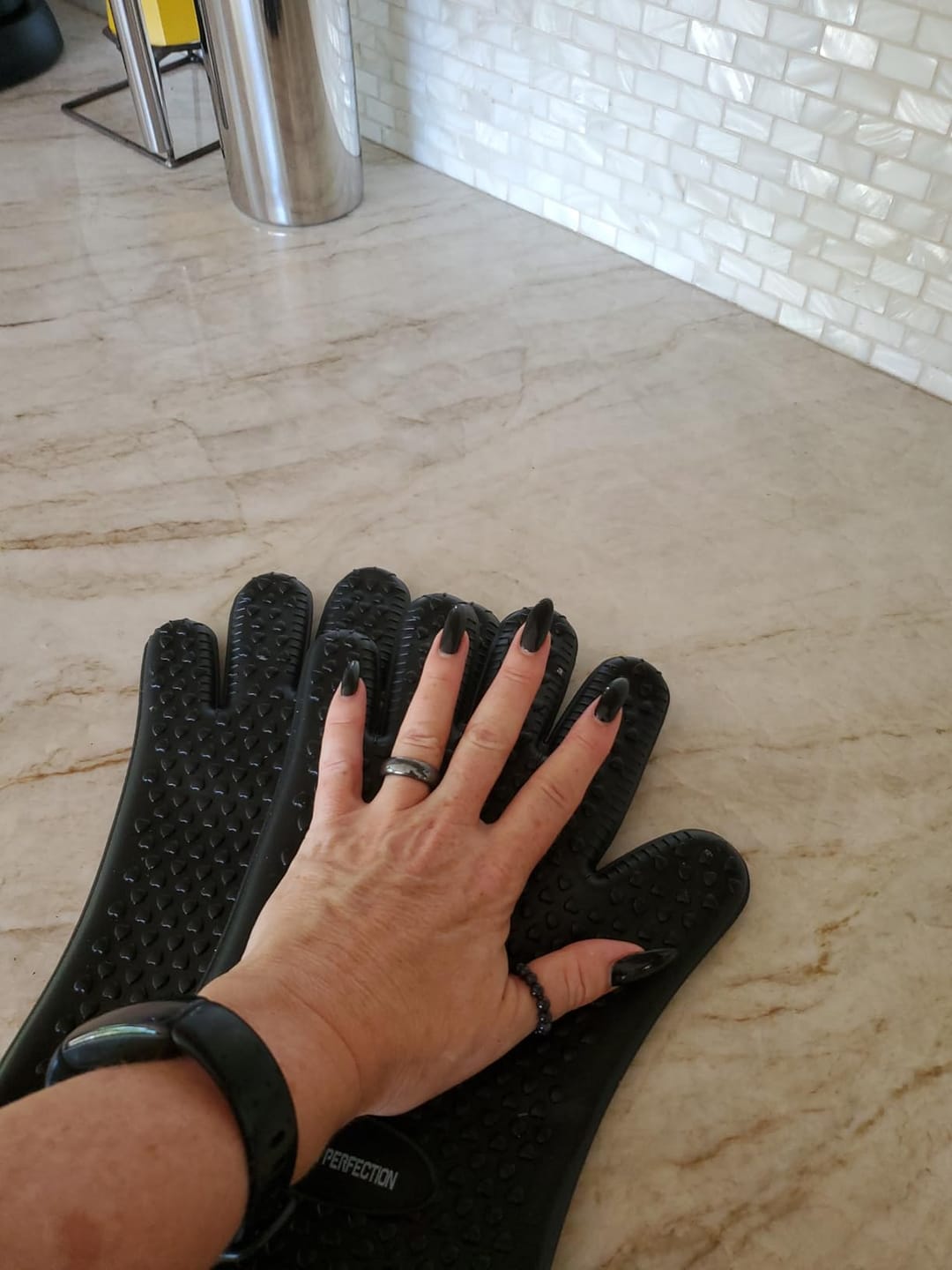Customer photo review of Smoker Oven Gloves