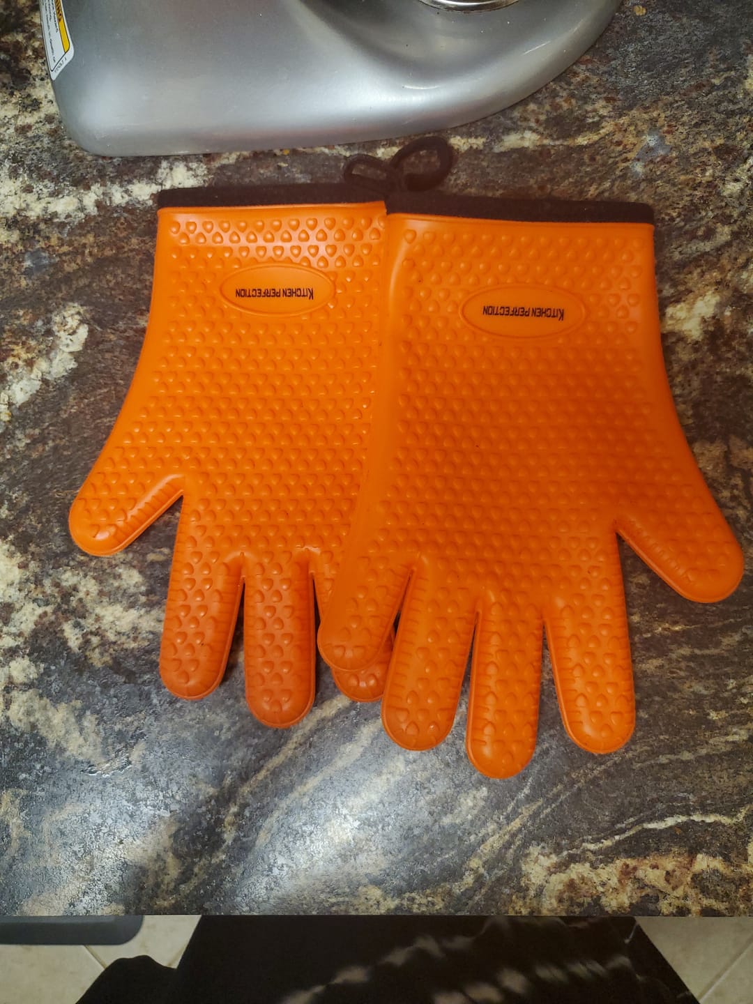 Customer photo review of Smoker Oven Gloves