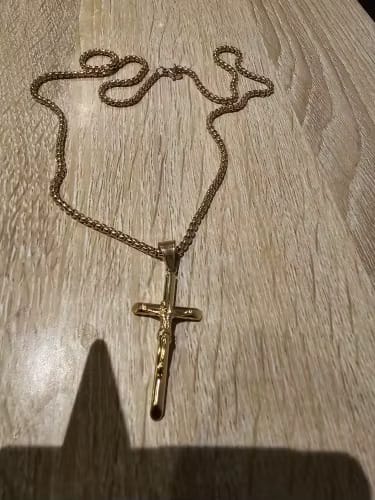 Customer photo review of 18K Gold Classic Crucifix