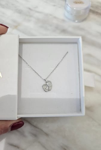 Customer photo review of Collar Pies Con Zirconias
