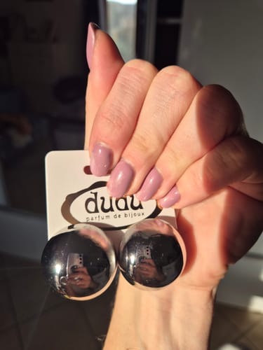 Customer photo review of Orecchini Maxi Bottone