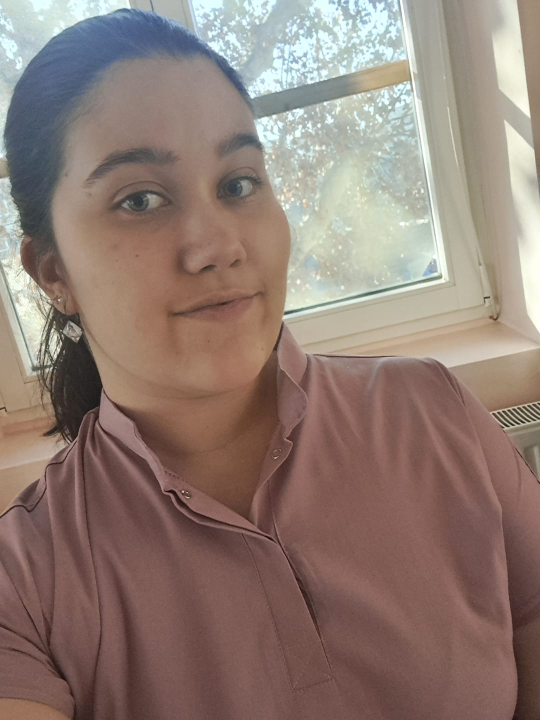 Customer photo review of Costum Medical Roz Pudra, Pentru Femei - Rose - Model Activity