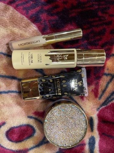 Customer photo review of MOISTURE RESTORE SERUM FOUNDATION