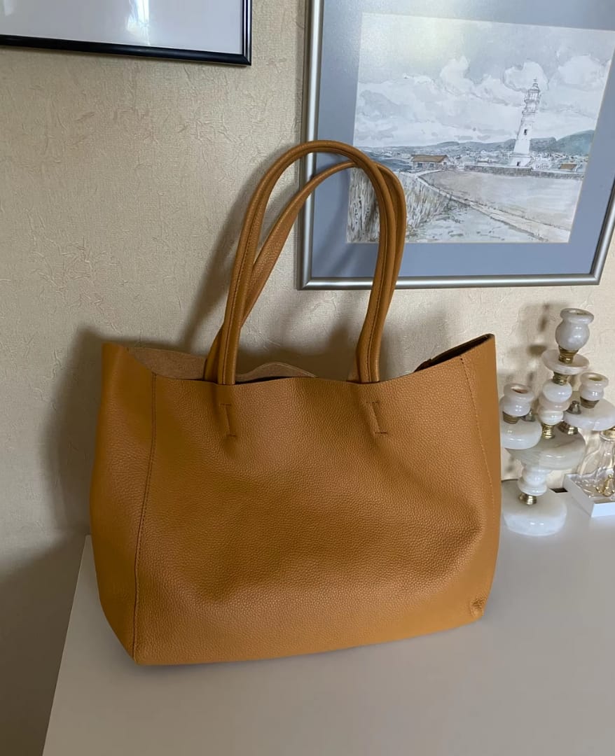Customer photo review of Trachtentaschen Jasmin - Oktoberfest 2026