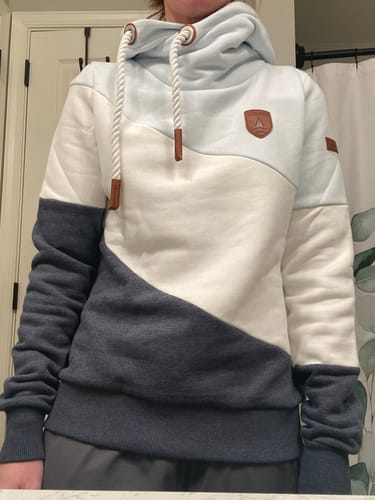 Customer photo review of Selene Air Mix Hoodie
