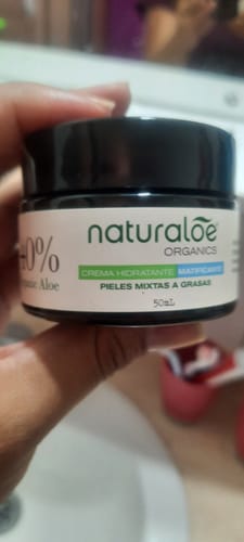 Customer photo review of Crema Hidratante Matificante Piel Mixta a Grasa 50ml