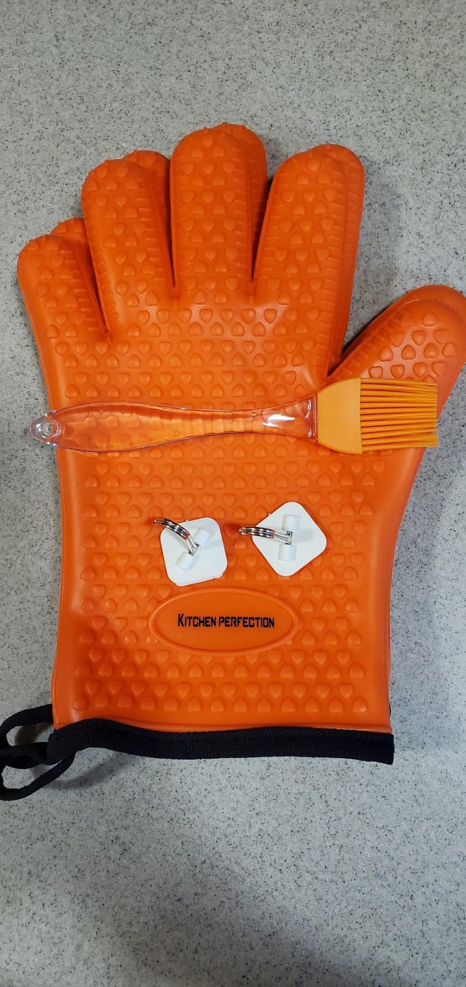 Customer photo review of Smoker Oven Gloves