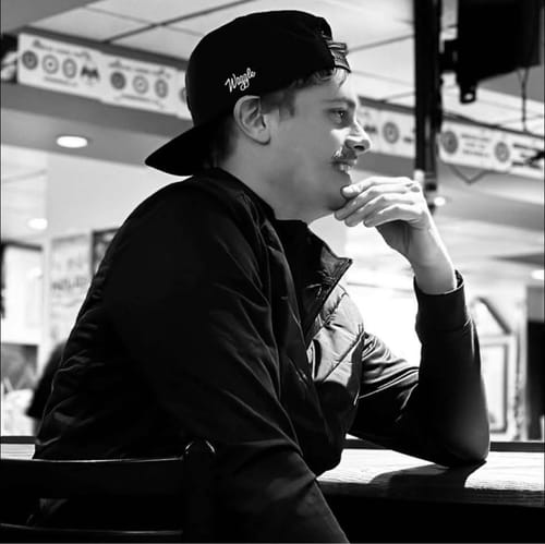 Customer photo review of Range Men's Puffer Jacket - Black