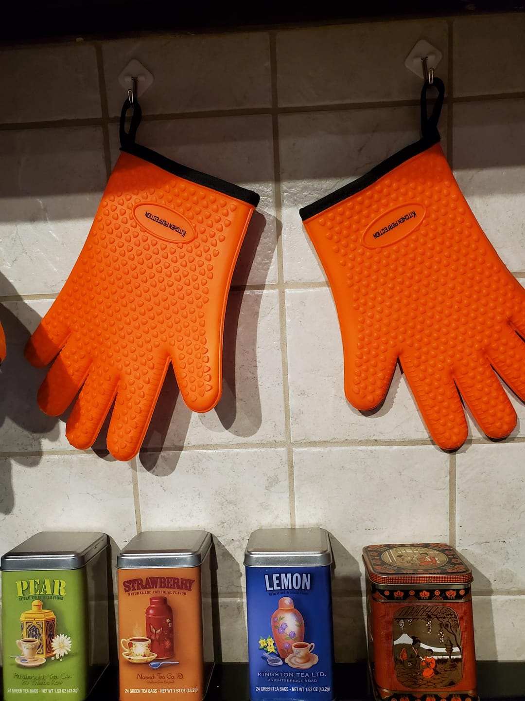 Customer photo review of Smoker Oven Gloves