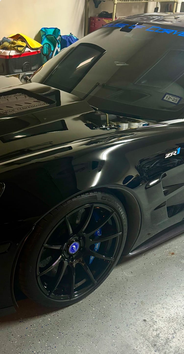 Customer photo review of SHYNX - GLOSSY TIRE SHINE