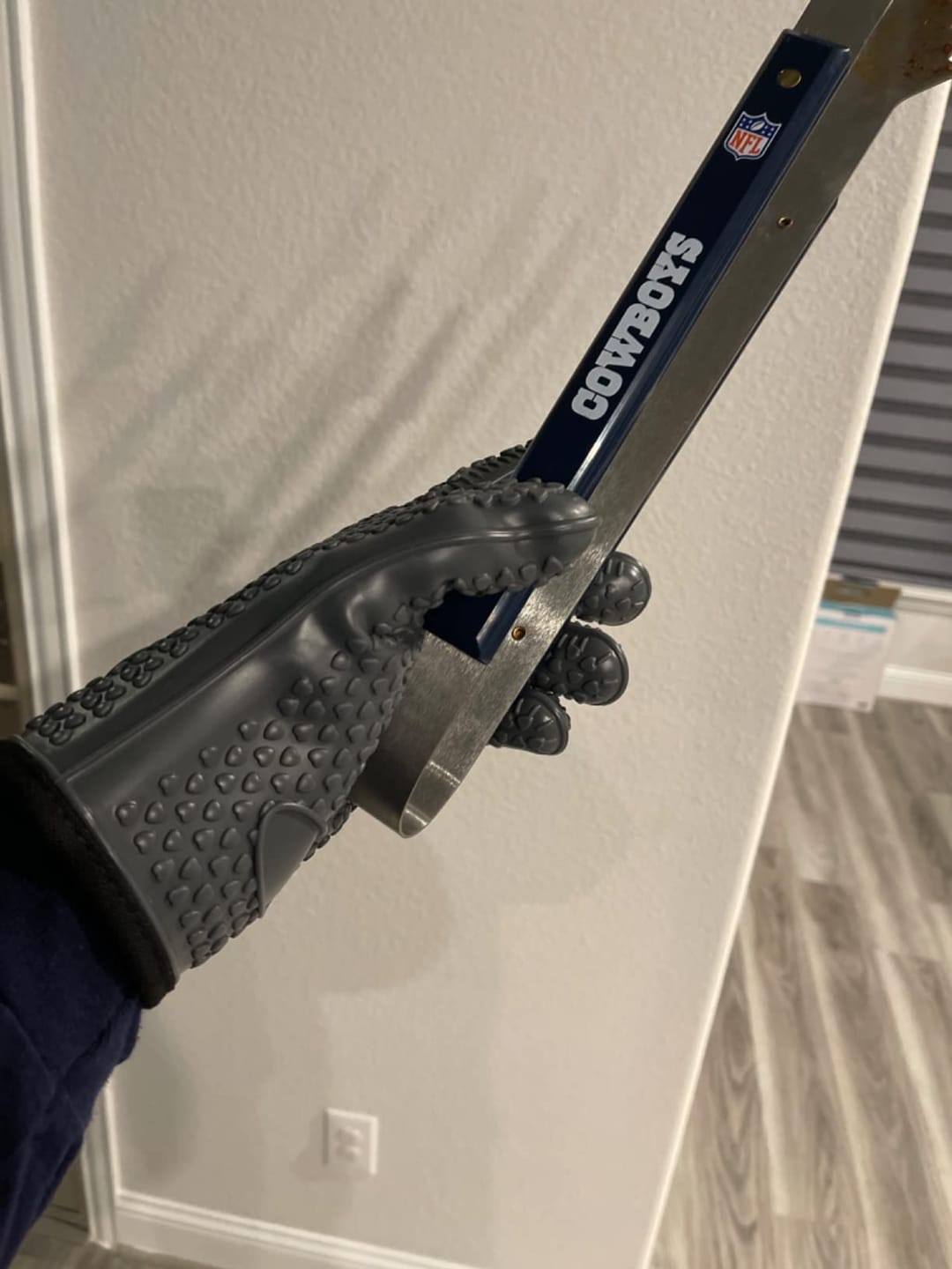 Customer photo review of Smoker Oven Gloves