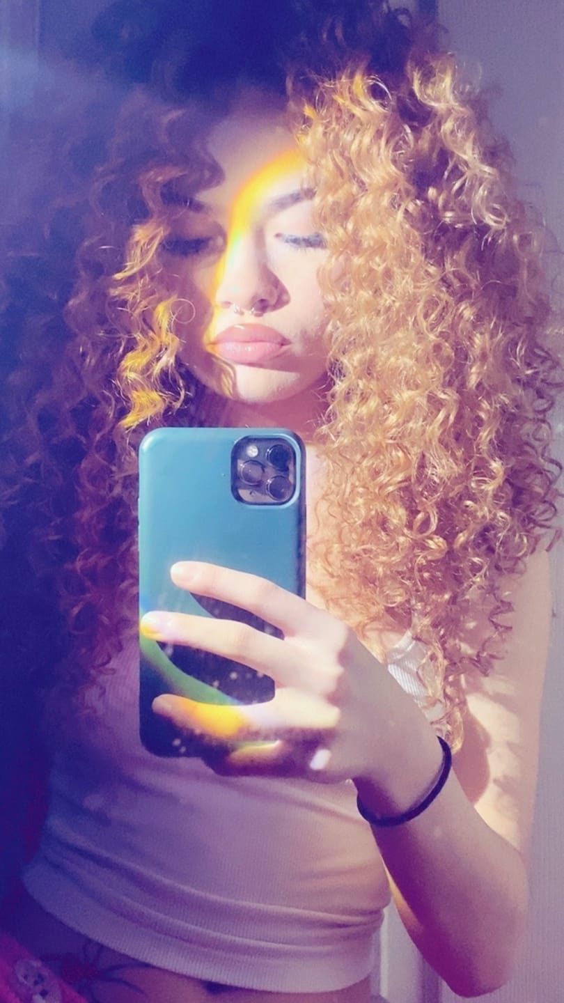 Customer photo review of Outre Synthetic Lace Front Wig Perfect Hairline 13x6 - DOMINICA