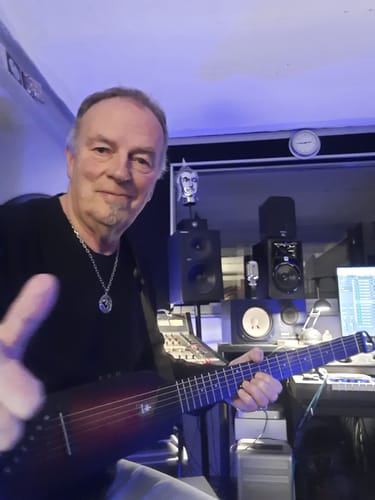 Customer photo review of 【Offene Kiste】Donner HUSH-I Gitarre