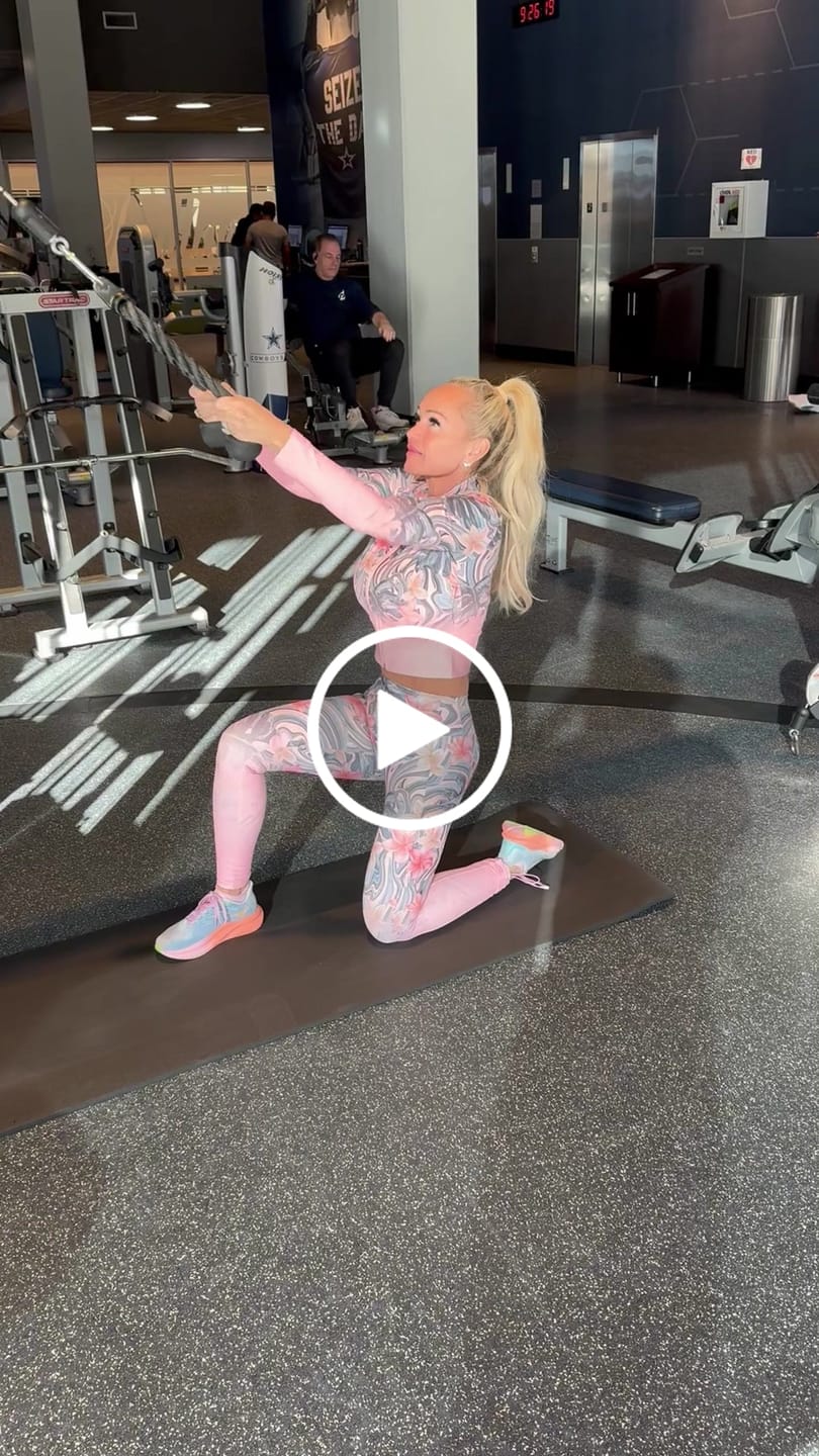Customer video review of Plumeria scrunch legging