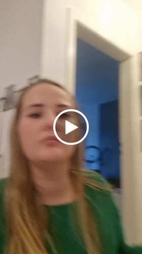 Customer video review of Loretta Umhängetasche