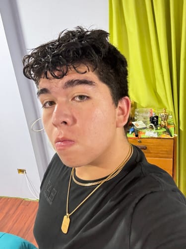 Reseña con foto de un cliente sobre Cadena Miami Cuban Oro 5mm