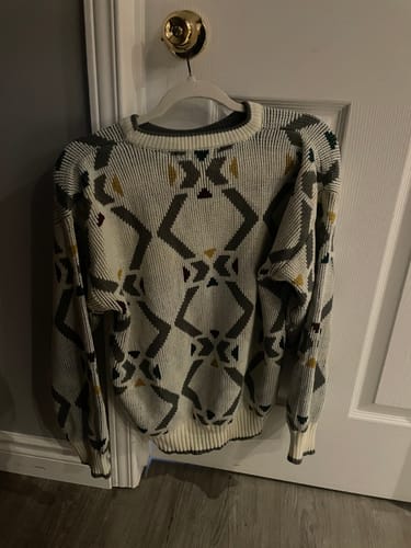 Customer photo review of Vintage Jonathan Bryan Sweater Mens Medium White Pattern Knit