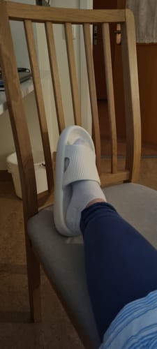 Customer photo review of HappyFlops