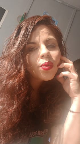 Reseña con foto de un cliente sobre Pack Ritual Completo Henna Jamila Hair - Cobrizo Natural y Duradero  👩🏼‍🦰