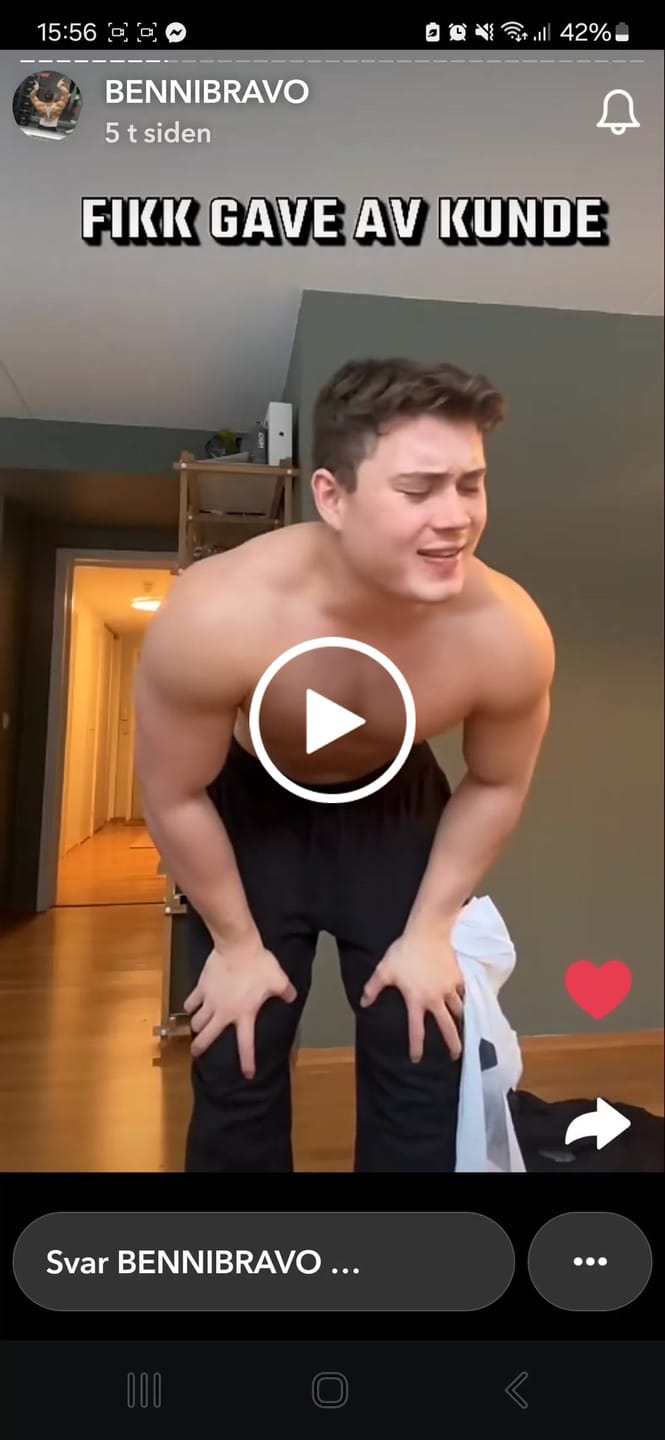 Customer video review of LAG DIN EGEN T-SKJORTE - UNISEX  - T-SKJORTE