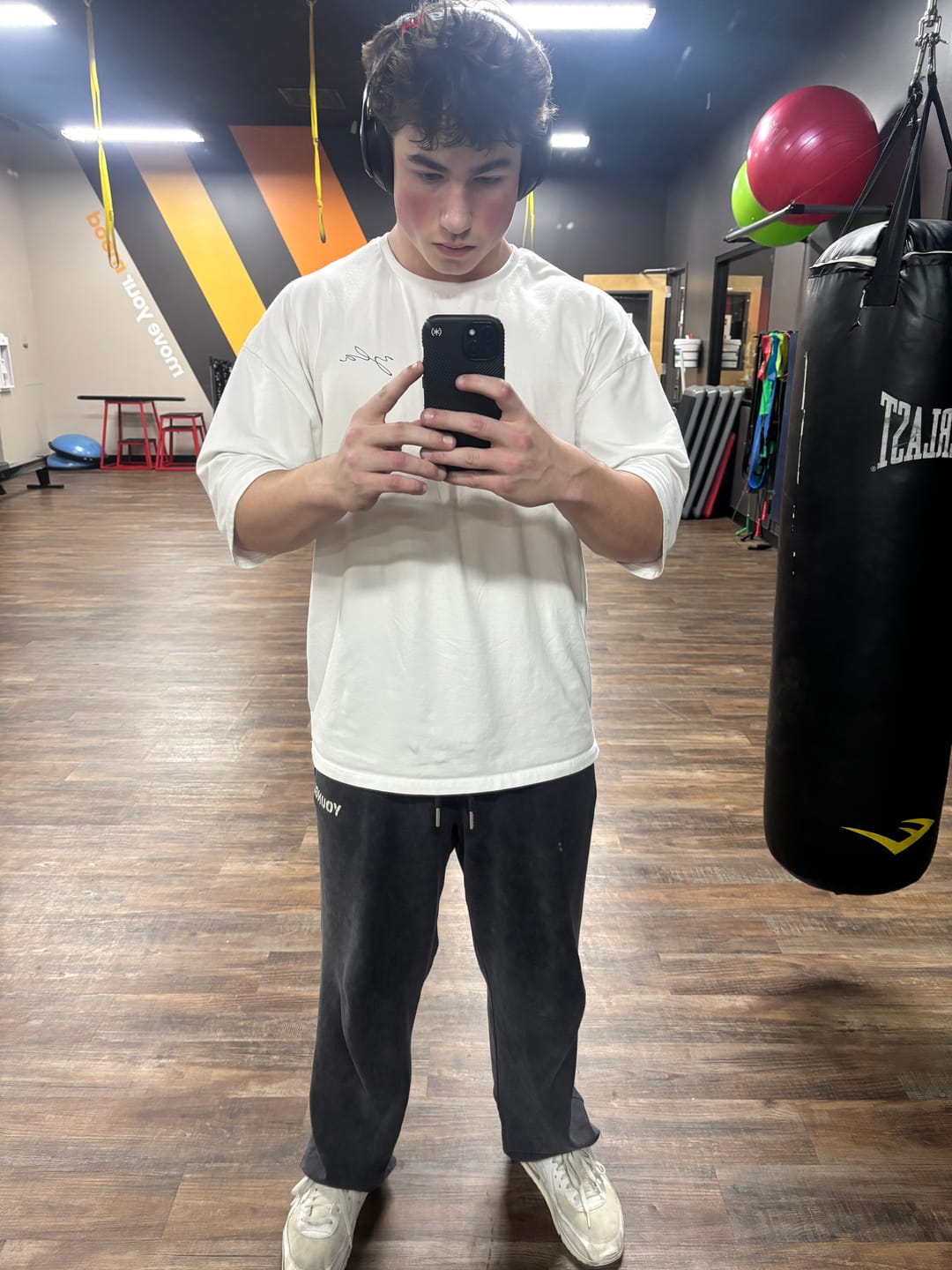 Customer photo review of 464 Skyline Super Sized Tees