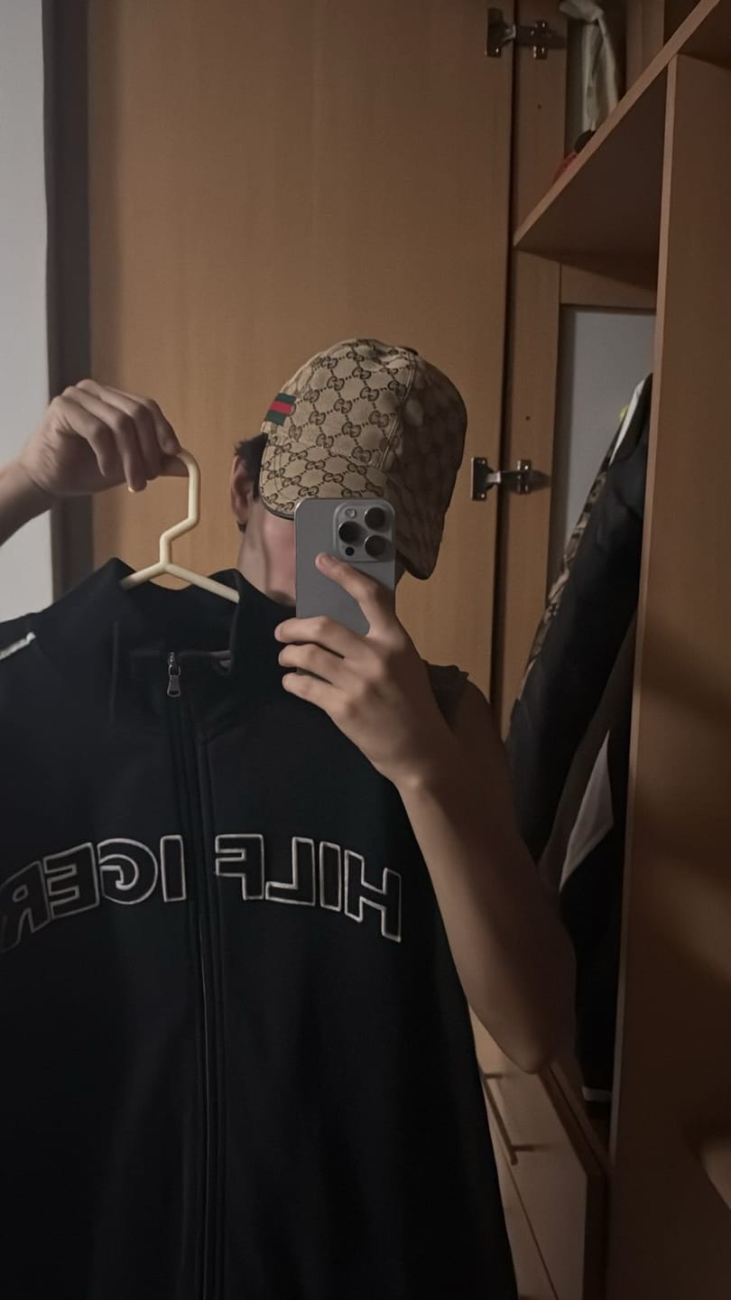 Customer photo review of 2000 Tommy Hilfiger New York Jacket ( S/M)