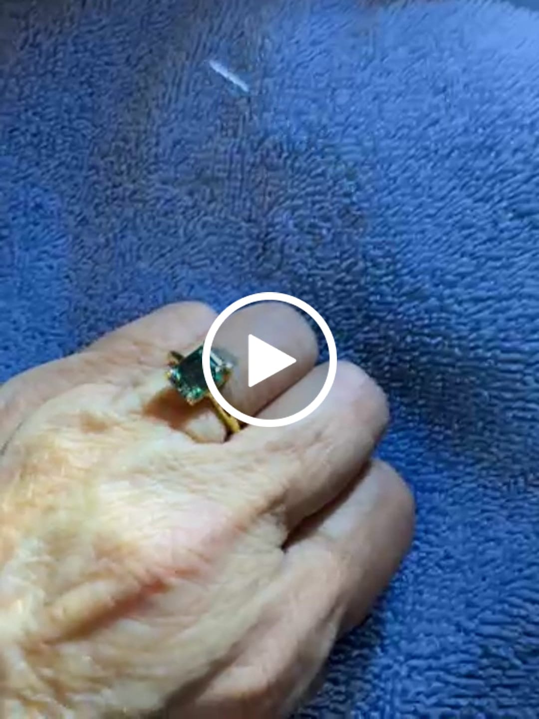 Customer video review of The Leila