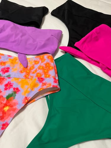 Customer photo review of 'Thrive' High Rise Cheeky Bikini Bottoms