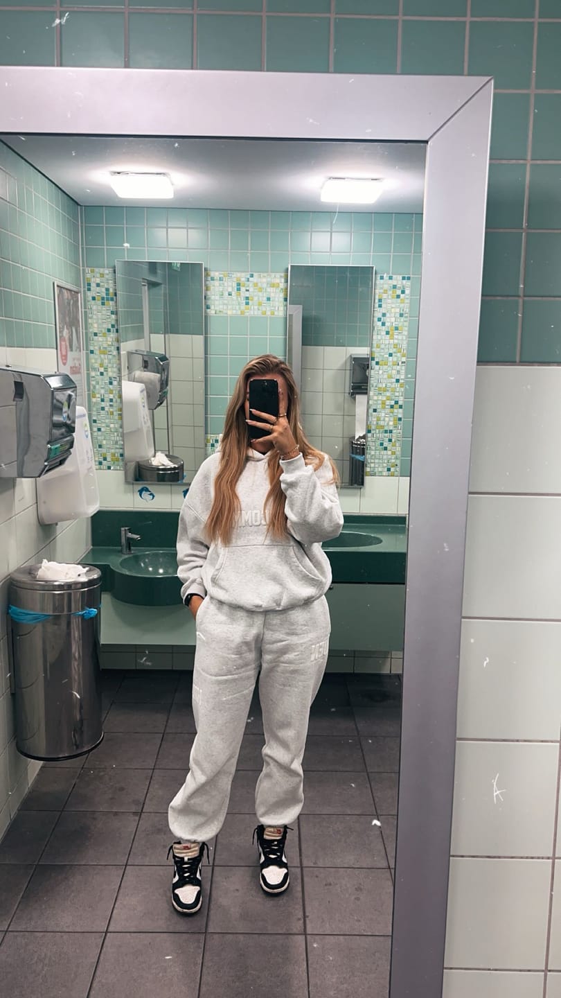 Avis client avec photo sur le PANTALON DE SPORT « GATED COMMUNITY » GRIS CLAIR