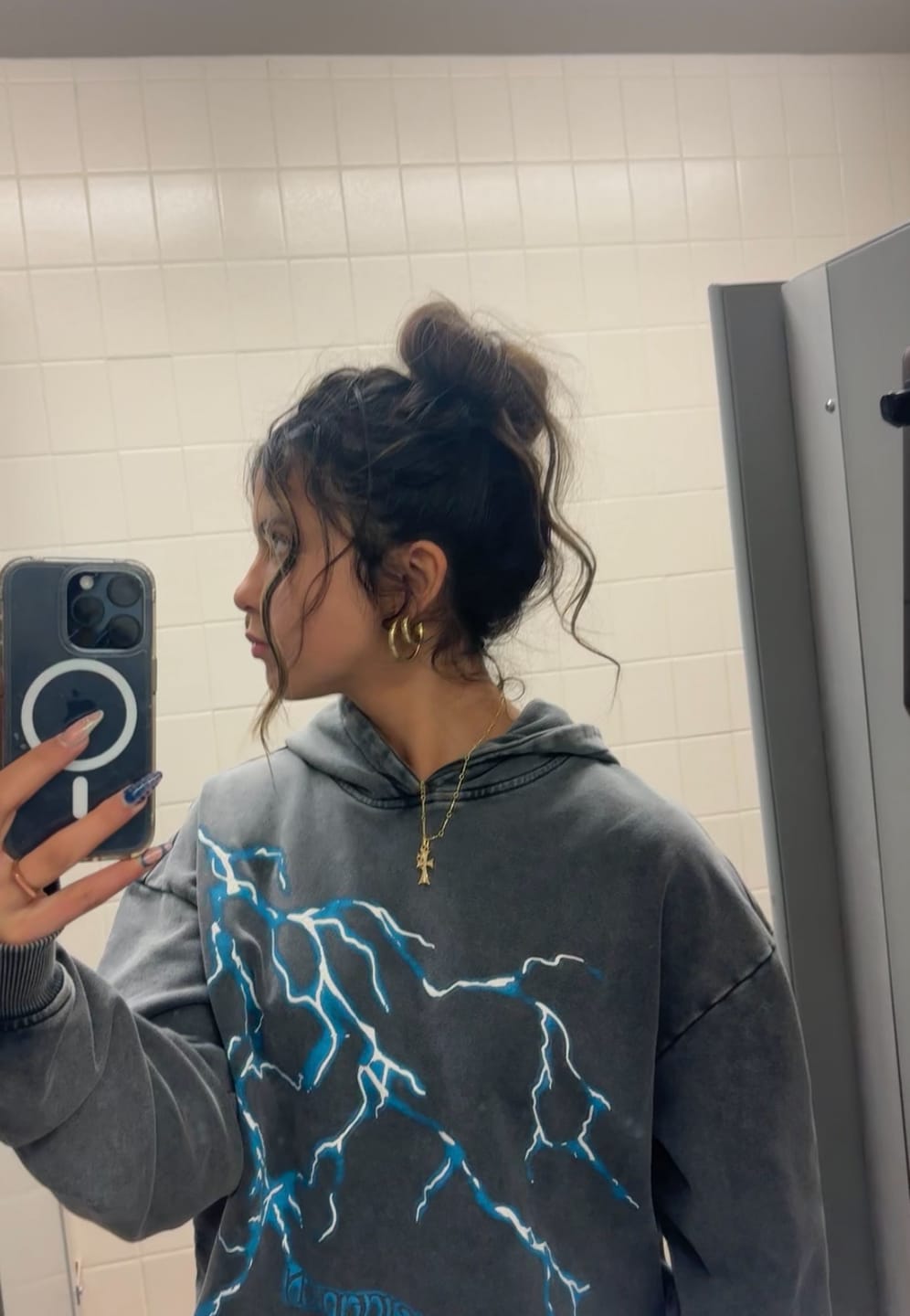 Customer photo review of Aelfric Eden Lightning Graphic Hoodie