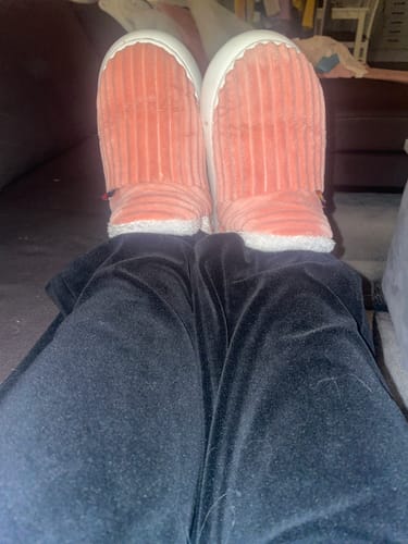 Customer photo review of HappyFlops Cozy